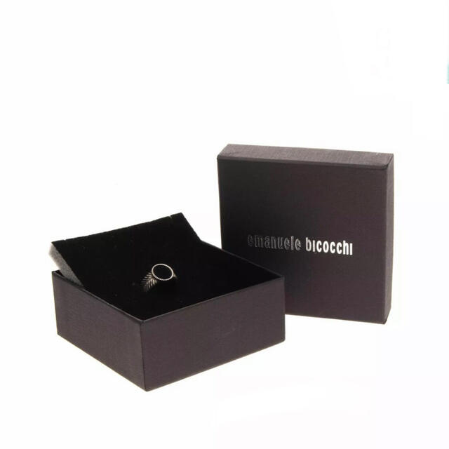 【新品箱付き！】エマヌエーレ・ビコッキ ブラック シルバーリング US6.5 メンズのアクセサリー(リング(指輪))の商品写真