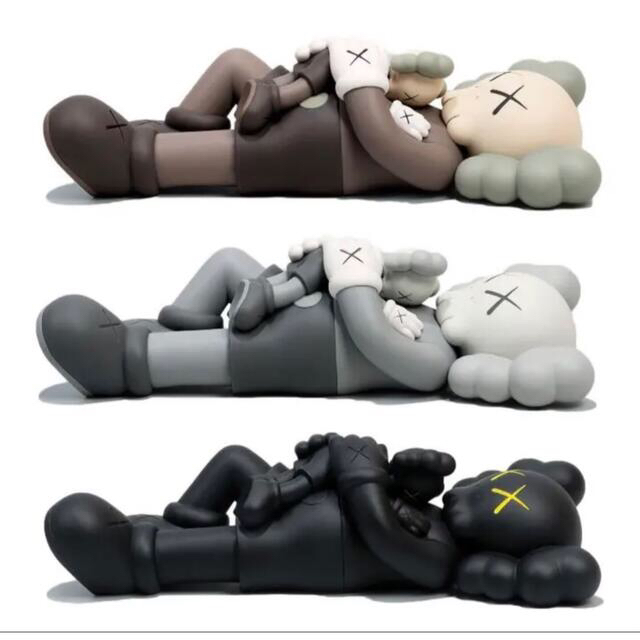 kaws holiday singapore 3点 set