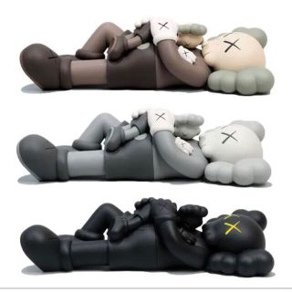 kaws holiday singapore 3点 set(フィギュア)