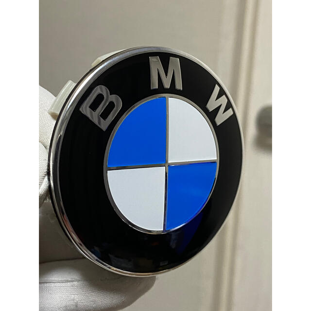 BMW(ビーエムダブリュー)の送料無料 BMWホイールキャップ68mm 自動車/バイクの自動車(車種別パーツ)の商品写真