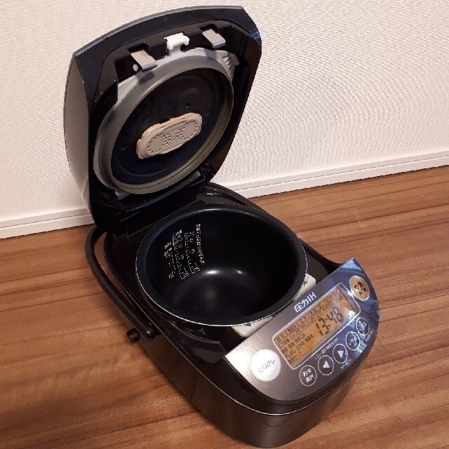 象印(ゾウジルシ)のZOJIRUSHI　炊飯器　極め炊き スマホ/家電/カメラの調理家電(炊飯器)の商品写真