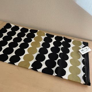 マリメッコ(marimekko)のマリメッコ  ラシィマット ゴールド クッションカバー (クッションカバー)