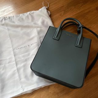 チャールズアンドキース(Charles and Keith)の【うにうにいくら様専用】CHARLES&KEITHトートバッグ　【未使用】(ショルダーバッグ)