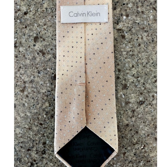 Calvin Klein(カルバンクライン)のネクタイ　ゴールド　Calvin Klein メンズのファッション小物(ネクタイ)の商品写真