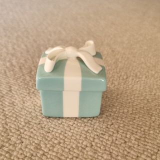 ティファニー(Tiffany & Co.)のティファニー　小物入れ　限定　陶器　ケース　プレゼント(小物入れ)