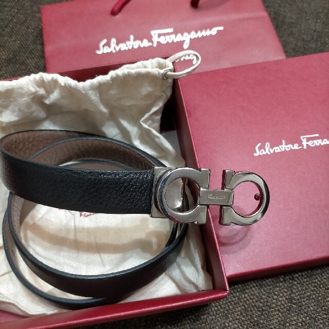 Salvatore Ferragamo(サルヴァトーレフェラガモ)のフェラガモ リバーシブルベルト レディースのファッション小物(ベルト)の商品写真