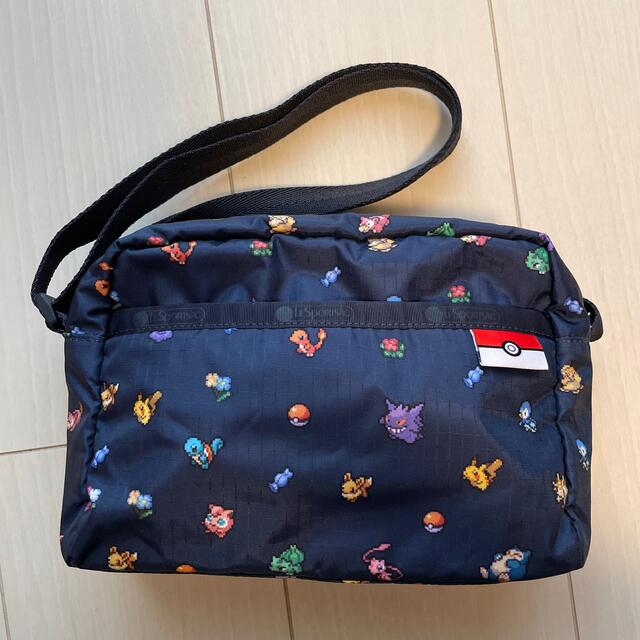 LeSportsac(レスポートサック)のレスポートサック  ポケモン　ポーチ レディースのバッグ(ショルダーバッグ)の商品写真