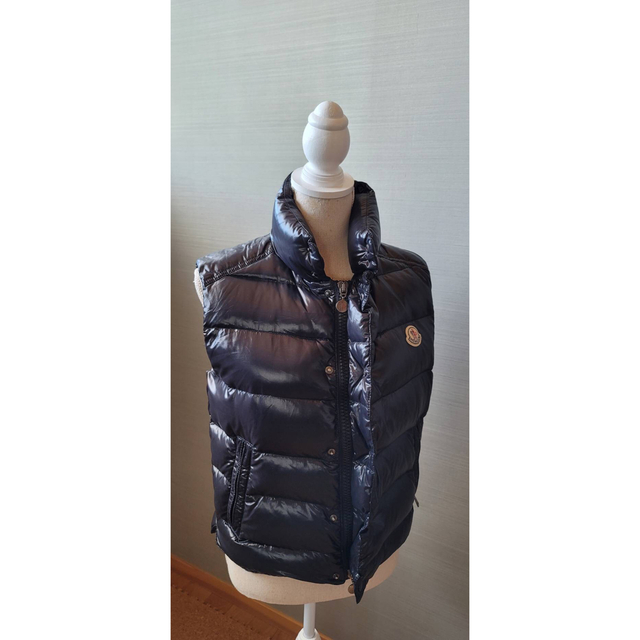 MONCLER(モンクレール)のここな様専用　MONCLER ダウンベスト　ブラック　サイズ0 レディースのジャケット/アウター(ダウンベスト)の商品写真