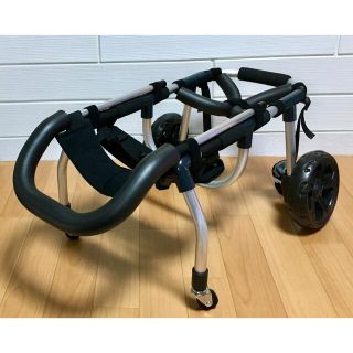 ●Mダックス●犬の車椅子 小型犬用4輪車いす 顎乗せ付～9kg位 歩行器 介護ペット用品