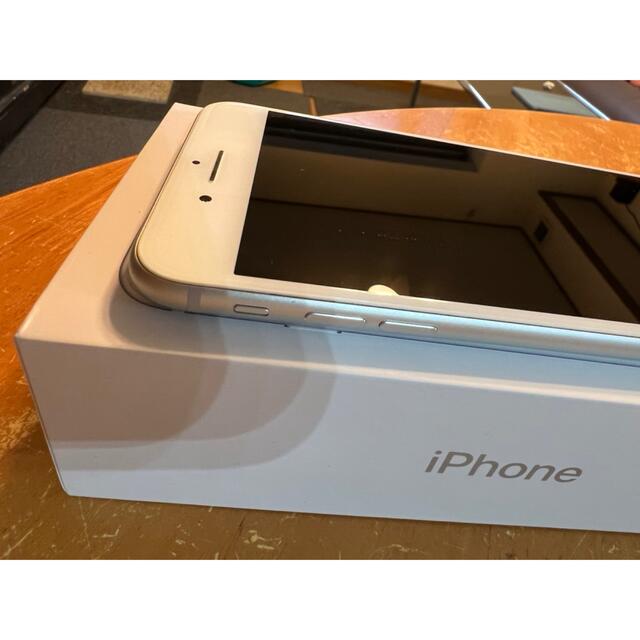 Apple(アップル)の美品docomo Apple iPhone8 Plus  256GB スマホ/家電/カメラのスマートフォン/携帯電話(スマートフォン本体)の商品写真