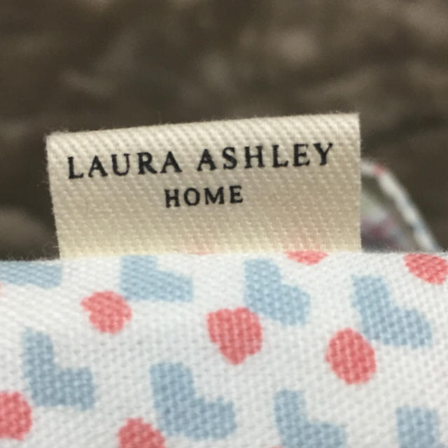 LAURA ASHLEY(ローラアシュレイ)のLAURA ASHLEY 保冷ランチバック インテリア/住まい/日用品のキッチン/食器(弁当用品)の商品写真