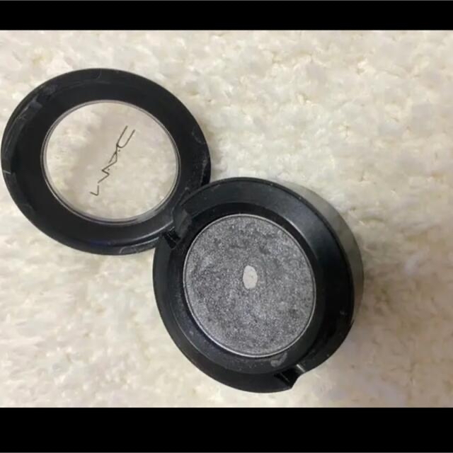 MAC(マック)のM•A•C アイシャドウ　SILVER RING VELUXEPEARL コスメ/美容のベースメイク/化粧品(アイシャドウ)の商品写真