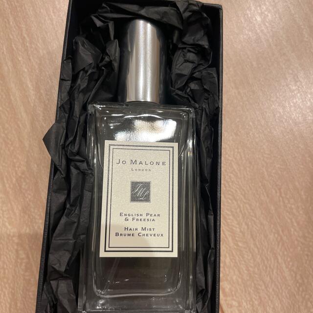 Jo Malone(ジョーマローン)のJO MALONE ジョーマローン　イングリッシュペアー　ヘアミスト30ml コスメ/美容のヘアケア/スタイリング(ヘアウォーター/ヘアミスト)の商品写真