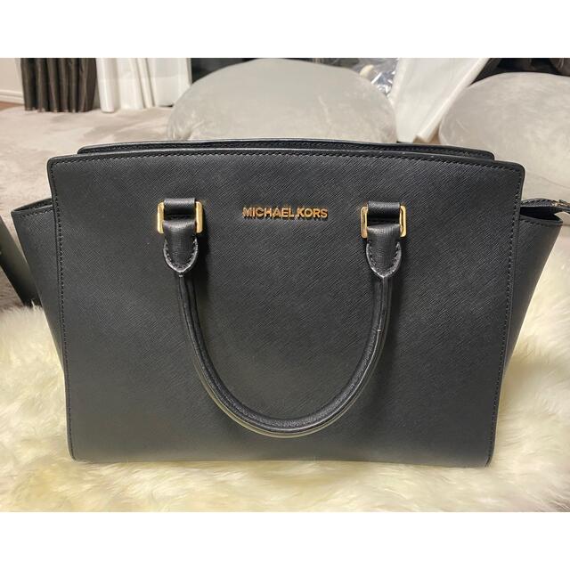 Michael Kors(マイケルコース)のマイケルコース　黒　ハンドルバッグ　A4サイズ レディースのバッグ(ハンドバッグ)の商品写真