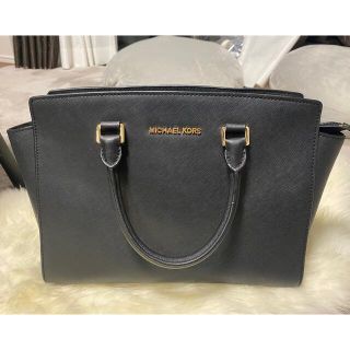 マイケルコース(Michael Kors)のマイケルコース　黒　ハンドルバッグ　A4サイズ(ハンドバッグ)