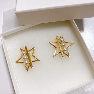 送料込☆新品未使用 LUCAJE pearl stick star ピアス 星(ピアス)