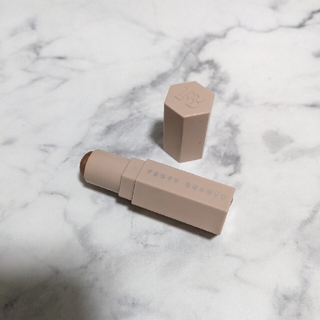 Sephora(セフォラ)のFenty beauty match stix ミニサイズ コスメ/美容のベースメイク/化粧品(フェイスカラー)の商品写真