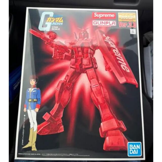 Supreme(シュプリーム)のSupreme / MG 1/100 RX-78-2 GUNDAM エンタメ/ホビーのおもちゃ/ぬいぐるみ(プラモデル)の商品写真