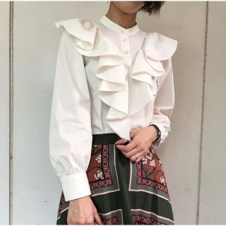グレースコンチネンタル☆ブルーブラウスラインストーンとビーズが付いたブラウス