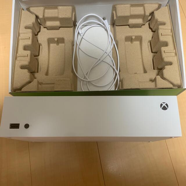 Xbox Series S RRS-00015 4