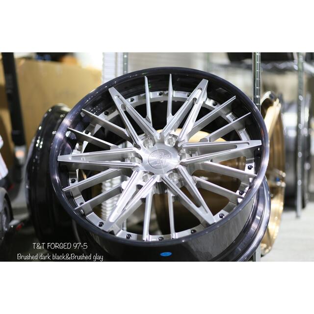T&T luxurycars 鍛造ホイール 22インチ ランドクルーザー300の T&T luxurycars 鍛造ホイール 22インチ ランドクルーザー300の