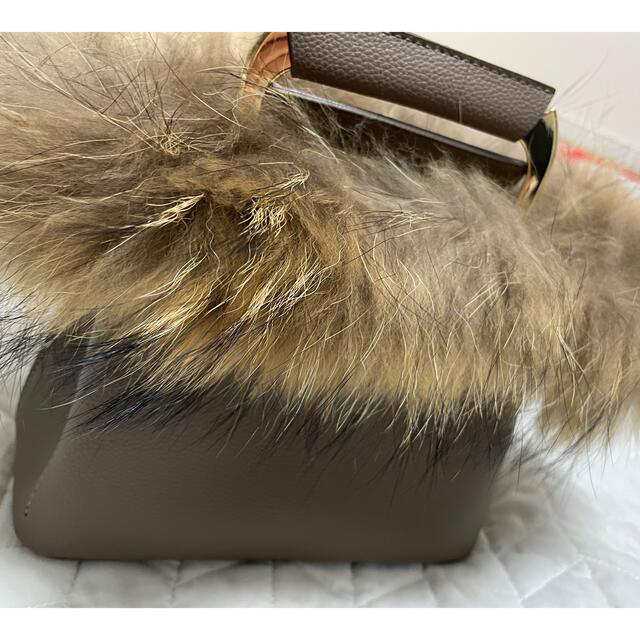 DouDou(ドゥドゥ)のcanal accessory♡ファーバッグ レディースのバッグ(ショルダーバッグ)の商品写真