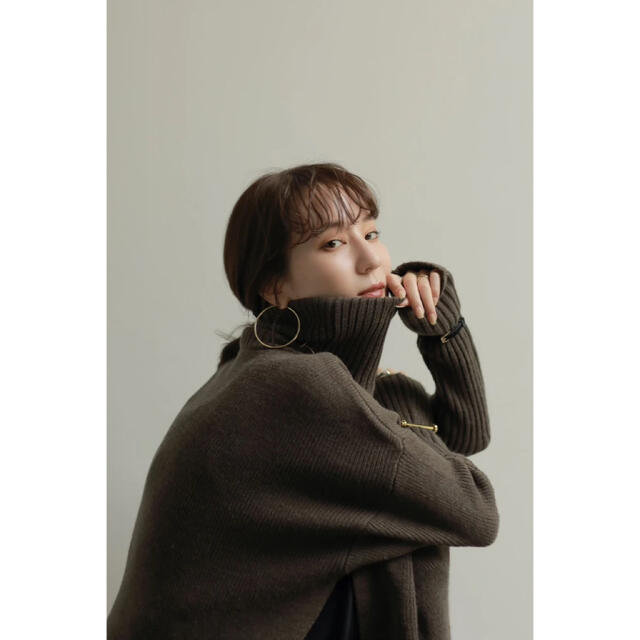 louren side slit turtle neck knit