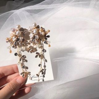 ヴェラウォン(Vera Wang)の※お値下げ※  Bride me  ゴールドピアス※消毒済(ウェディングドレス)