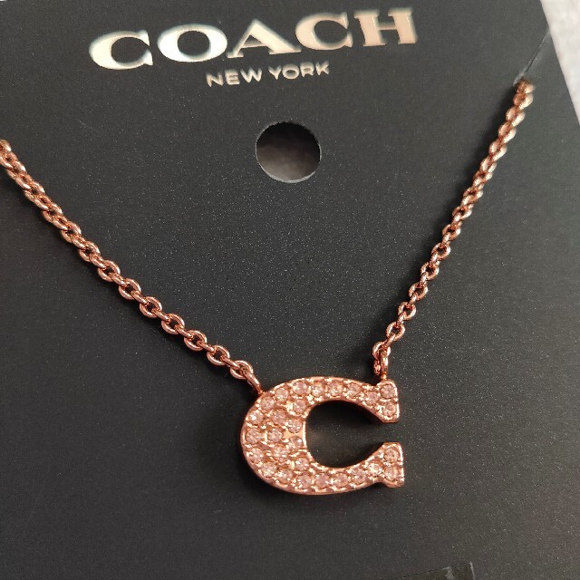 COACH(コーチ)の人気!! COACH コーチ シグネチャー ネックレス ローズゴールド 新品 レディースのアクセサリー(ネックレス)の商品写真