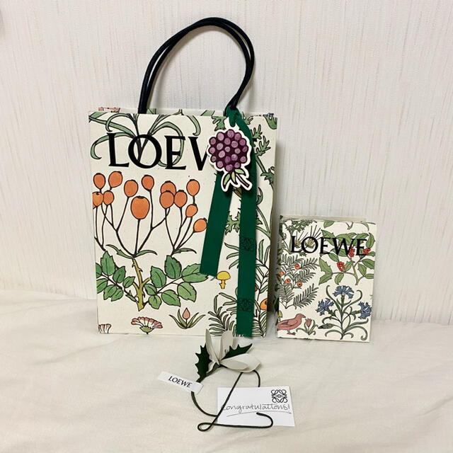 LOEWE - LOEWE ロエベ holiday クリスマスコレクション 紙袋 LOEWE - LOEWE ロエベ holiday クリスマスコレクション 紙袋