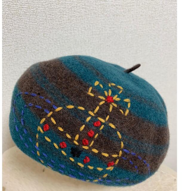 Vivienne Westwood(ヴィヴィアンウエストウッド)のORBハンド刺繍×ボーダー ベレー帽 レディースの帽子(ハンチング/ベレー帽)の商品写真