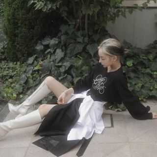 Bubbles - melt the lady mmコードクロップドスウェットの通販 by
