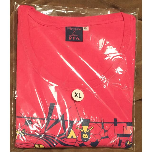 新品未使用　2010年　Perfume　メンズ　XLサイズ　FC会員限定Tシャツ メンズのトップス(Tシャツ/カットソー(半袖/袖なし))の商品写真
