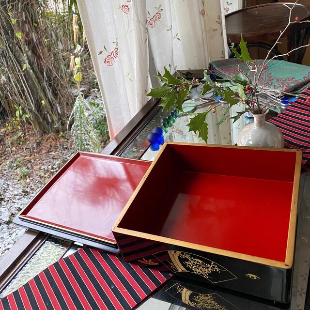 JAPAN沈金 天然木真塗り内朱沈金 四君子蒔絵一段重箱 JAPAN沈金 天然木真塗り内朱沈金 四君子蒔絵一段重箱