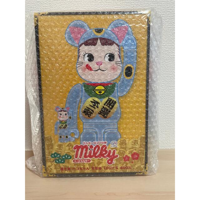 不二家 - BE@RBRICK 招き猫ペコちゃん 青蓄光 100%&400% の通販 by n's ...