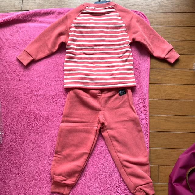 キッズパジャマ　女の子　ボーダー　赤 キッズ/ベビー/マタニティのキッズ服女の子用(90cm~)(パジャマ)の商品写真