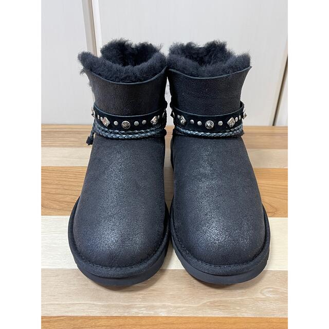 【美品】UGGスワロフスキー 23センチ