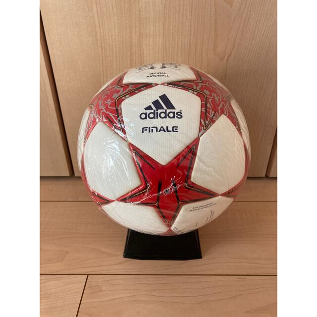 adidas(アディダス)の2011 London WEMBLEY  ボール  フィナーレ　アディダス　新品 スポーツ/アウトドアのサッカー/フットサル(ボール)の商品写真