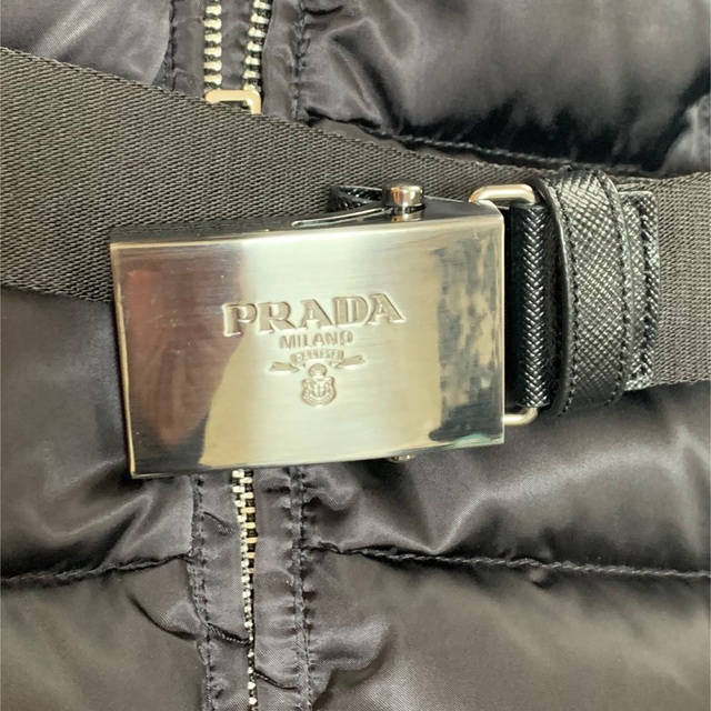 PRADA(プラダ)のPRADA ダウン　美品 レディースのジャケット/アウター(ダウンコート)の商品写真