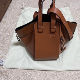 ロエベ(LOEWE)の大人気ロエベ　ハンモックバッグ　TAN タグ説明書付き(ハンドバッグ)