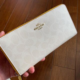 コーチ(COACH)の箱付き　コーチ　長財布　ホワイト×イエロー(財布)