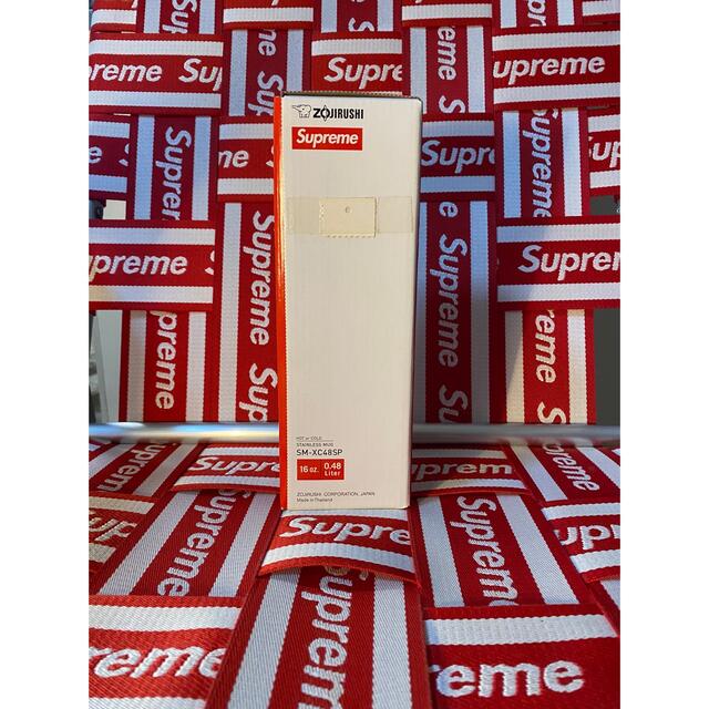 Supreme(シュプリーム)のsupreme Zojirushi Red 象印水筒 インテリア/住まい/日用品の日用品/生活雑貨/旅行(日用品/生活雑貨)の商品写真