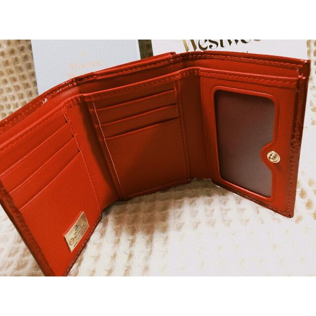 Vivienne Westwood(ヴィヴィアンウエストウッド)のヴィヴィアンウエストウッド 折財布 エナメル　赤 レディースのファッション小物(財布)の商品写真