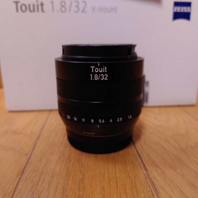 Carl Zeiss Touit 32mm f1.8 富士フィルムXマウント用カメラ