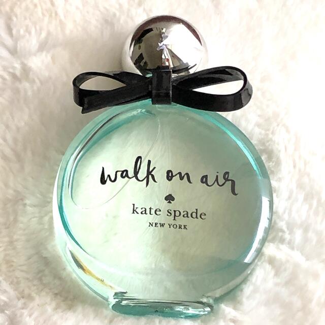 kate spade new york(ケイトスペードニューヨーク)のkate spade walk on air 100mLセット コスメ/美容の香水(香水(女性用))の商品写真