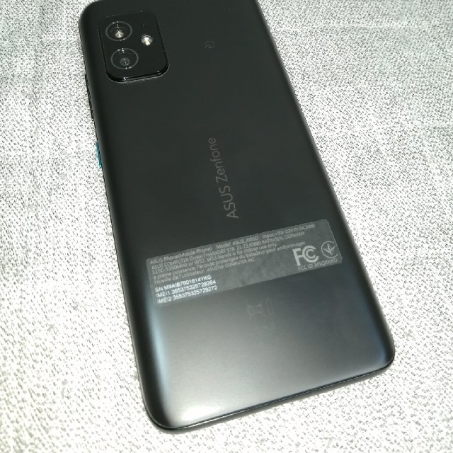 ASUS(エイスース)のZenfone8 スマホ/家電/カメラのスマートフォン/携帯電話(スマートフォン本体)の商品写真