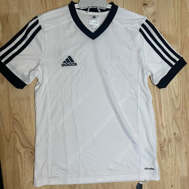 adidas(アディダス)のadidas  Tシャツ スポーツ/アウトドアのサッカー/フットサル(ウェア)の商品写真