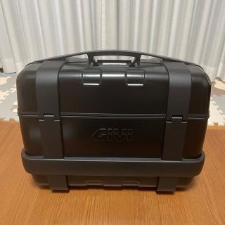 GIVI トップケース【TRK33B】TREKKER（33L）ブラックライン(装備/装具)