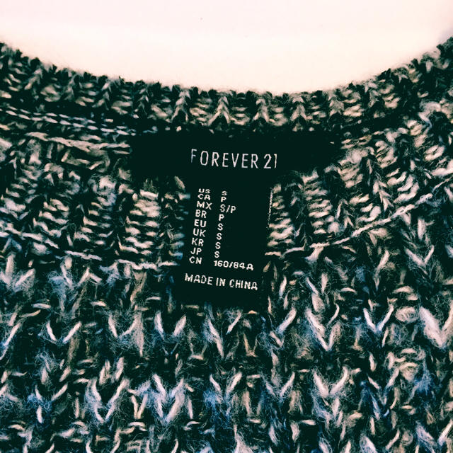 FOREVER 21(フォーエバートゥエンティーワン)のForever21 ニット レディースのトップス(ニット/セーター)の商品写真