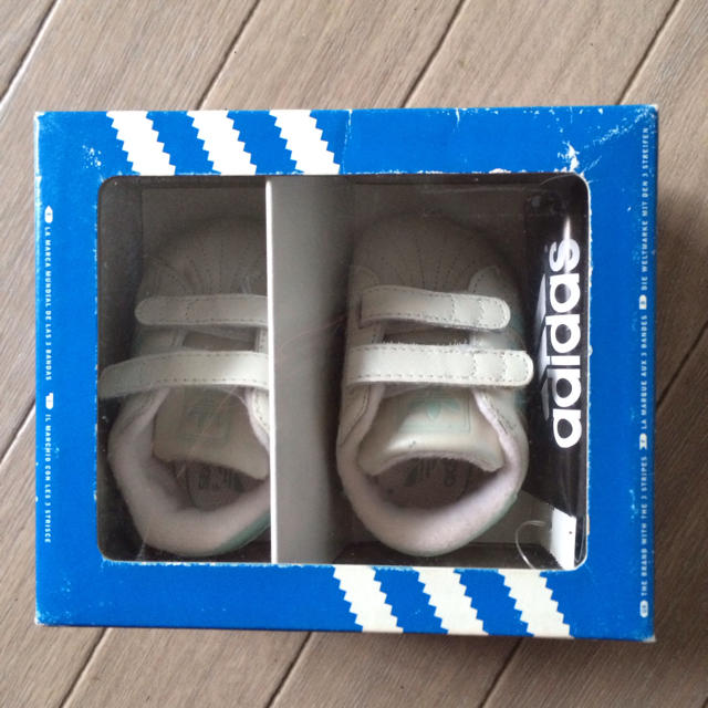 adidas(アディダス)のadidas 新品未開封 ベビーシューズ キッズ/ベビー/マタニティのベビー靴/シューズ(~14cm)(スニーカー)の商品写真